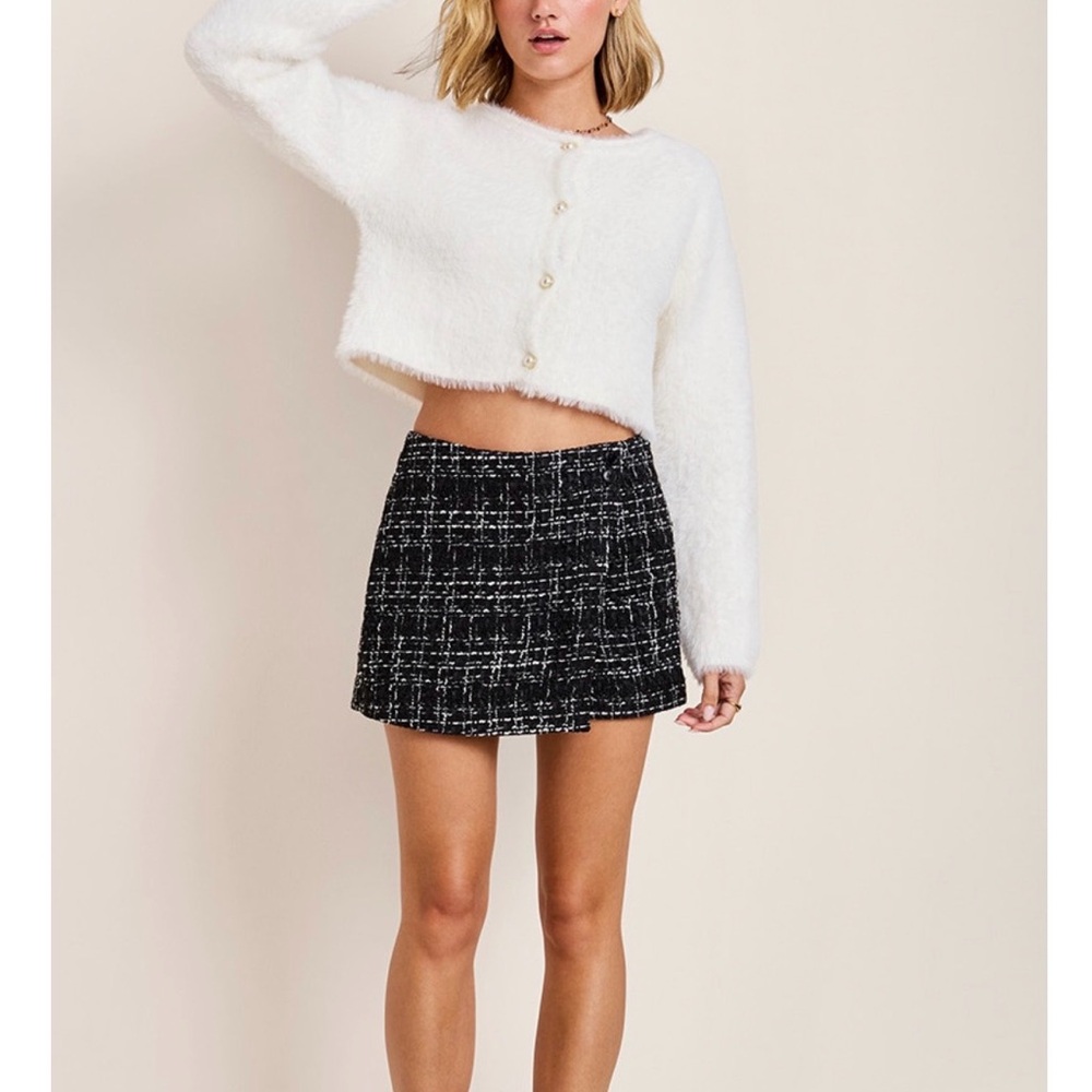 NWT Dana Tweed Skort 🖤🤍